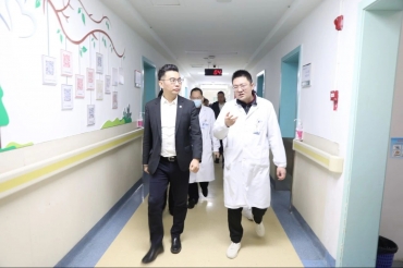 通用技术环球医疗总经理、党委副书记王文兵一行莅临五冶医院调研指导