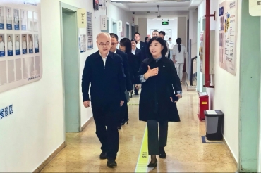 通用技术环球医疗副总经理杨斌辉一行莅临五冶医院调研指导